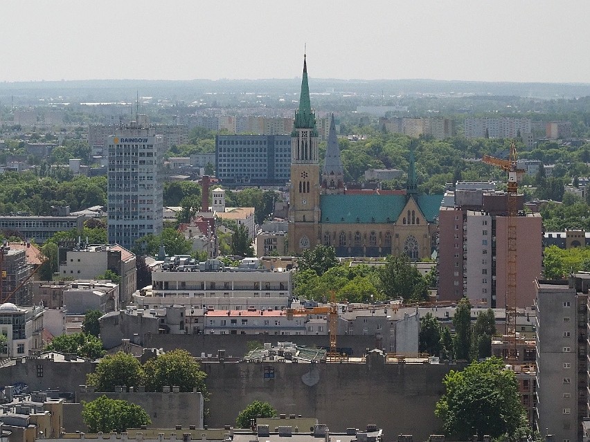 Panorama Łodzi - z tarasu widokowego na XIX piętrze Hi...