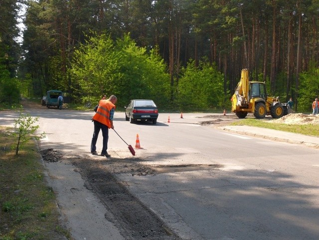 Aby przebudować skrzyżowanie ulic Kwiatkowskiego i Bojanowskiej miasto musi zapłacić za wylesienie 0,8 hektara.