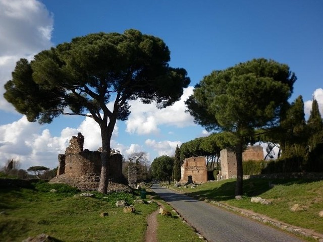 Via Appia to dziś przede wszystkim zabytkowa nekropolia