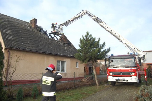 Do pożaru doszło około godz. 3 w nocy w jednym z domów jednorodzinnych przy ul. Sienkiewicza w Szubinie.