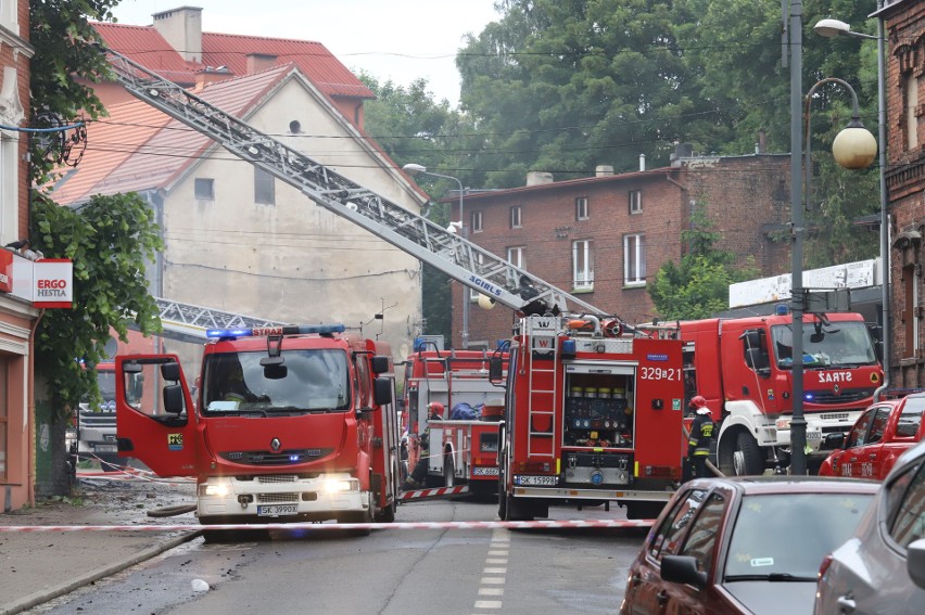 Do akcji gaśniczej na ul. Markiefki skierowano kilkanaście...