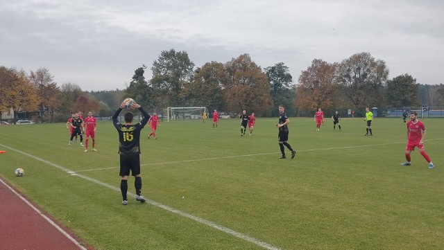 Nielba Wągrowiec kontynuuje swoją zwycięską passę, wracając z tarczą z Gołuchowa.