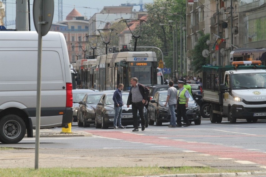 Alarm bombowy na placu Dominikańskim we Wrocławiu