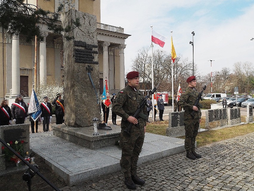 Uroczystości rocznicowe odbyły się przy Pomniku Katyńskim...