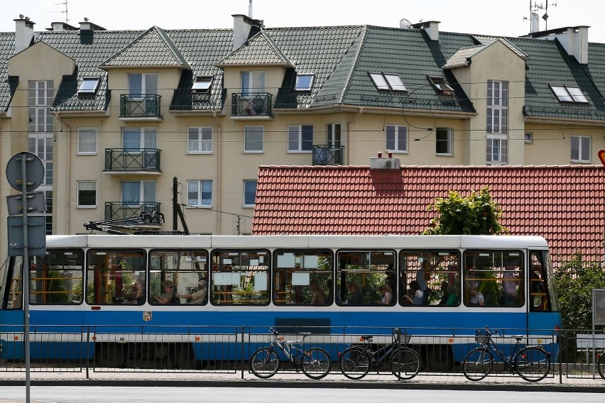 Wrocław: Na Złotnikach mieszkańcy sami zrobili sobie Bike & Ride (ZDJĘCIA)