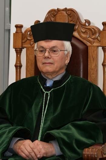 Profesor Antonin Viteček jest już piątym naukowcem, który otrzymał tytuł doktora honoris causa Politechniki Świętokrzyskiej w Kielcach.