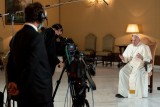 "Dzielenie się mądrością czasu". Netflix wyprodukuje serial dokumentalny oparty na książce papieża Franciszka! Kiedy premiera?