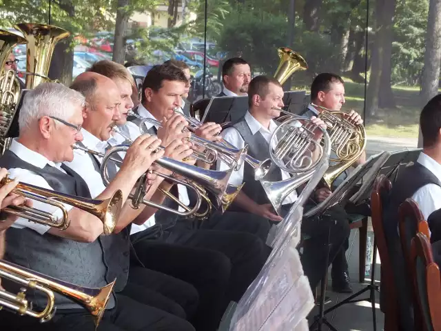 Orkiestra dęta KWK "JAS-MOS" w Parku Zdrojowym