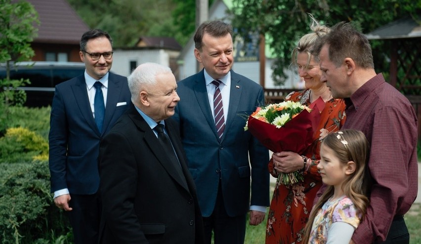 Prezes Prawa i Sprawiedliwości Jarosław Kaczyński oraz...