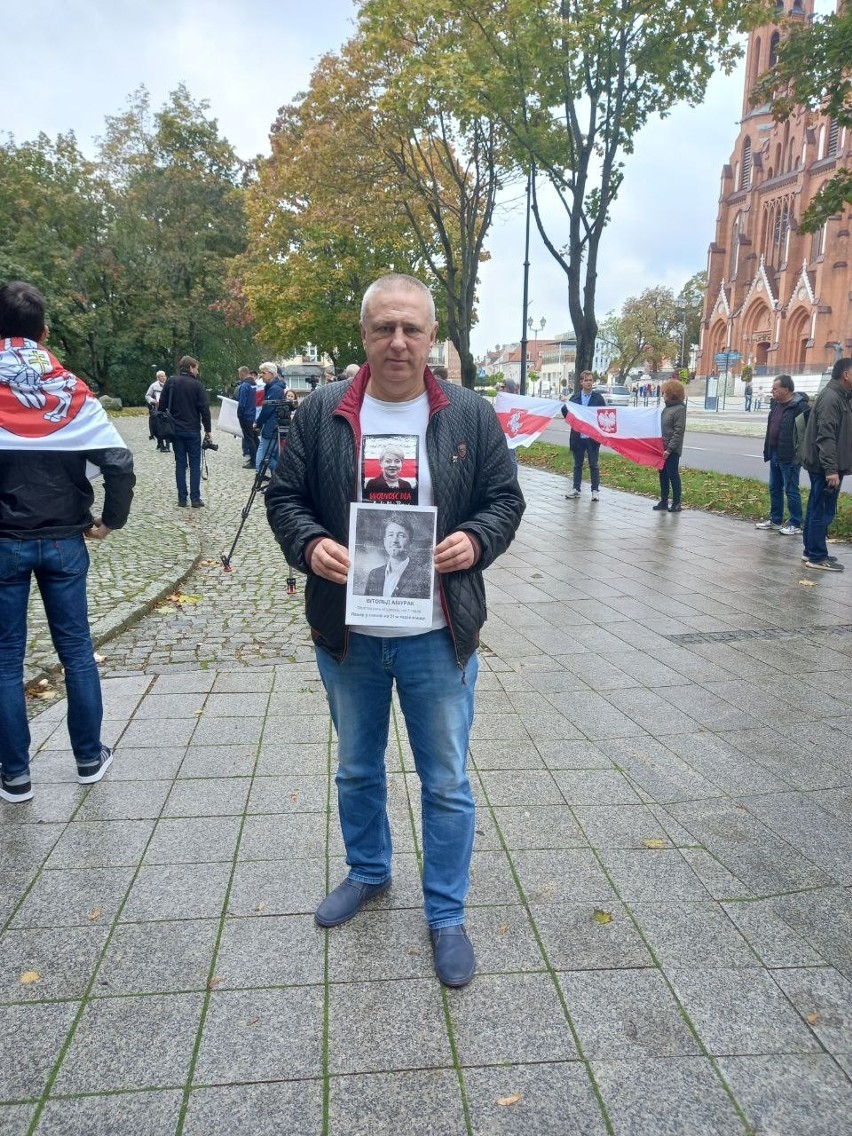 Solidarność z Andżeliką Borys i Andrzejem Poczobutem okazali...