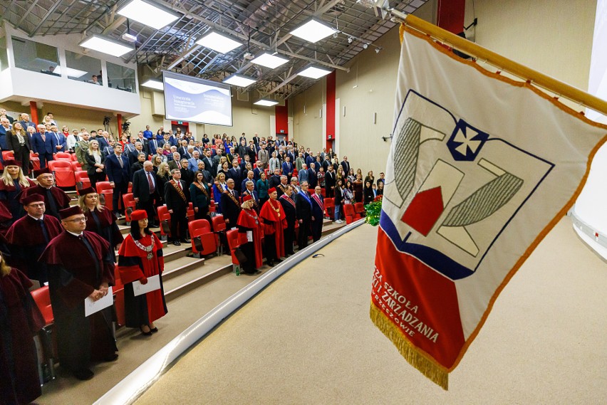 Rektor WSIiZ w Rzeszowie podczas dzisiejszej inauguracji roku akademickiego: Za nami rekordowa rekrutacja [ZDJĘCIA]