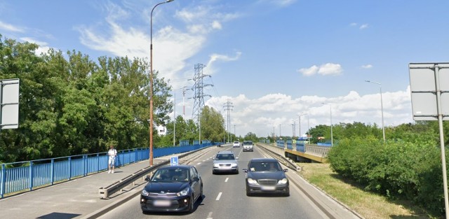 Miasto chce wybudować ścieżkę rowerową na wiadukcie al. Armii Krajowej, biegnącym nad torami kolejowymi.