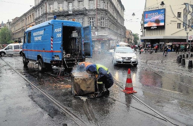 Awaryjna naprawa torowiska trwała ok. godzinę