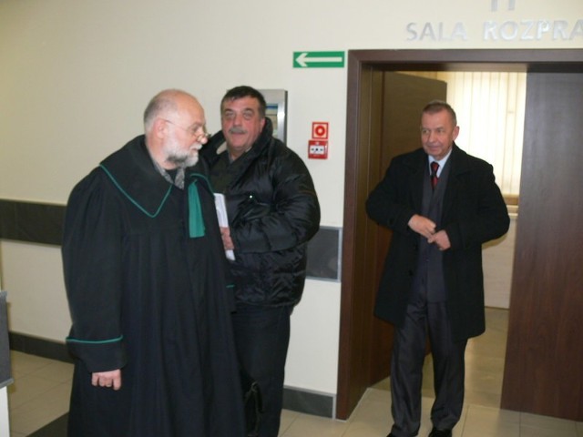 Po wyjściu z sali sądowej oskarżeni o zniesławienie Zenon Chaba i Zdzisław Kobierski byli w dobrych nastrojach.
