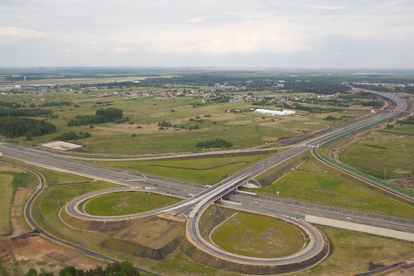 Węzeł autostrady A1 i ekspresowej trasy S1 przy lotnisku w...