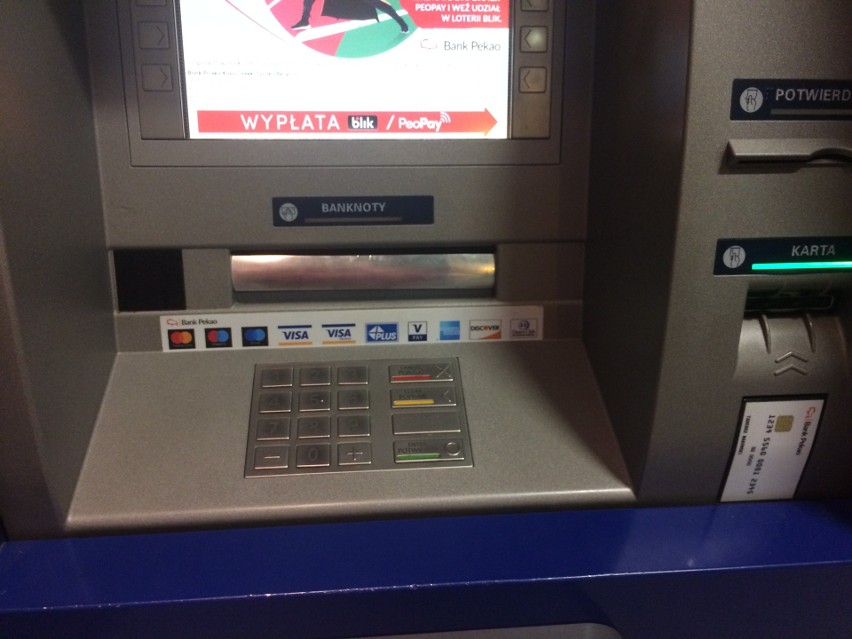 Tak złodzieje blokują bankomaty