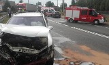 Wypadek w Porębie. Zderzyły się samochody osobowe. Są ranni. DK78 zablokowana w obu kierunkach