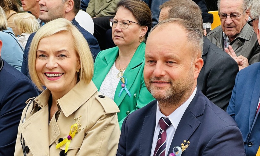 Dożynki 2023 w Pińczowie. Od lewej Renata Janik,...