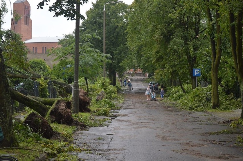 Sztaby kryzysowe pracują od soboty non sto. Trwa szacowanie...