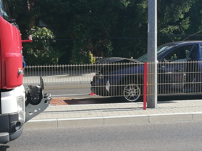 Na miejscu pojawił się zastęp straży pożarnej, policja oraz...