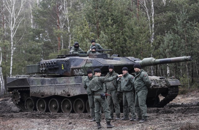 Elitarna 1 Warszawska Brygada Pancerna ćwiczyła na poligonie w Nowej Dębie. Zobaczcie zdjęcia naszego fotoreportera.