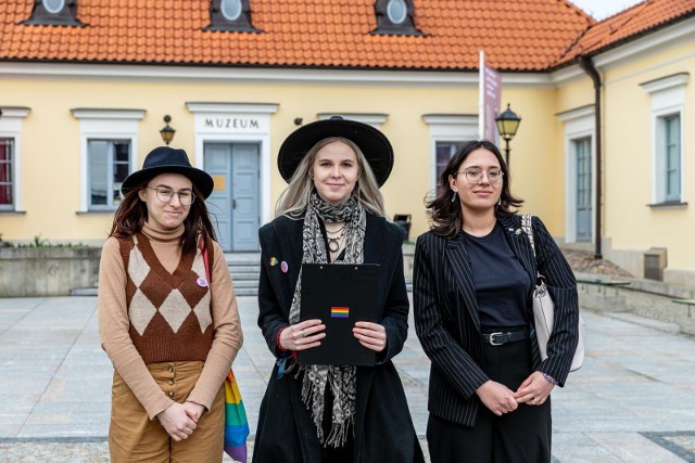 O III już Białostockim Marszu Równości, ale i działającym wciąż telefonie zaufania dla osób LGBT+ mówiły podczas środowej (12.04.2023) konferencji działaczki Tęczowego Białegostoku.