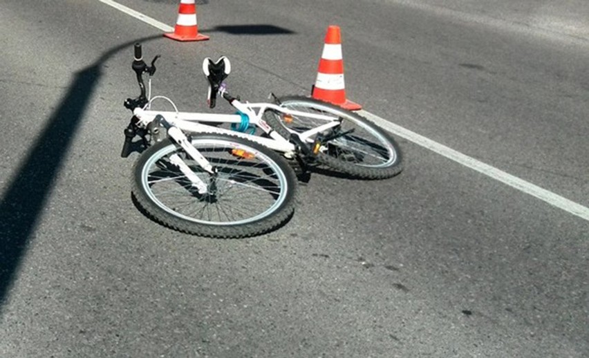 Ełk. 12-latek jadący rowerem potrącony na przejściu 