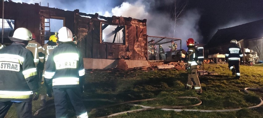 Pożar warsztatu stolarskiego w Będzieszynie k. Brzeska. Z...