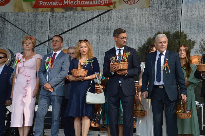 Dożynki powiatu miechowskiego w Przybysławicach