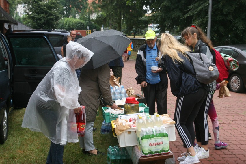 Piesza Pielgrzymka Łomżyńska na Jasną Górę. Z Ostrowi Mazowieckiej pątnicy wyruszyli 2.08.2021. Zdjęcia