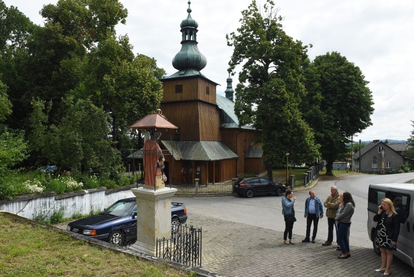 Kapliczka św. Floriana w Podstolicach odzyskała blask....