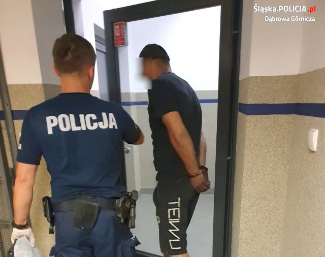Policjanci zatrzymali dwóch 24-letnich mieszkańców Dąbrowy GórniczejZobacz kolejne zdjęcia/plansze. Przesuwaj zdjęcia w prawo - naciśnij strzałkę lub przycisk NASTĘPNE