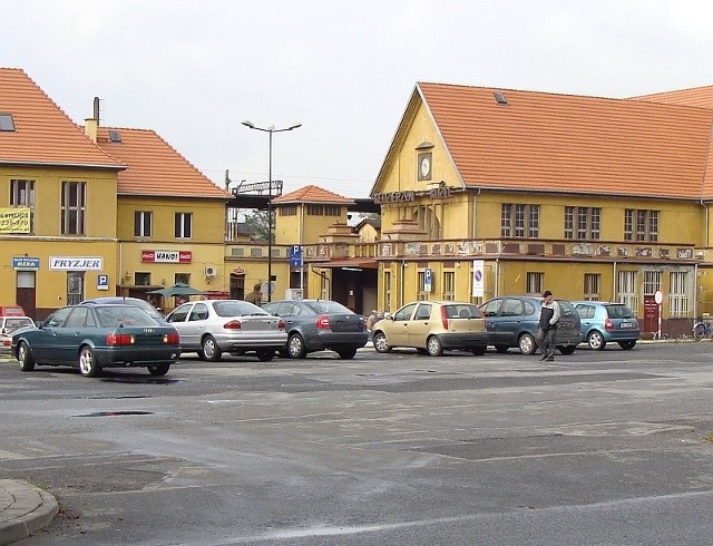 Dworzec kolejowy w Kędzierzynie-Koźlu.