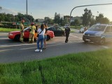 Nowy Sącz wypadek. Jedna osoba trafiła do szpitala po zderzeniu aut na Rondzie Solidarności [ZDJĘCIA]