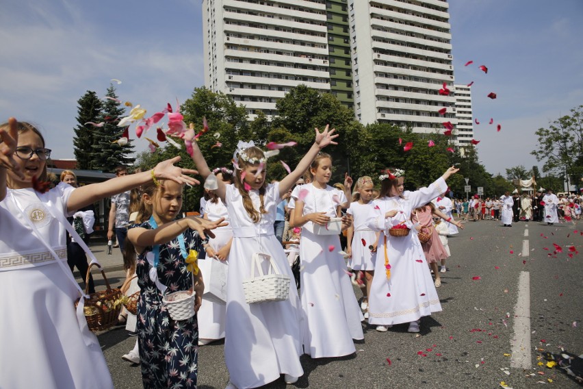 Procesja Bożego Ciała Parafii Matki Bożej Piekarskiej w...