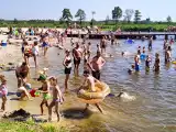 Tłumy plażowiczów na kąpielisku w Nowych Siołkowicach. To idealne miejsce na wypoczynek! [ZDJĘCIA]