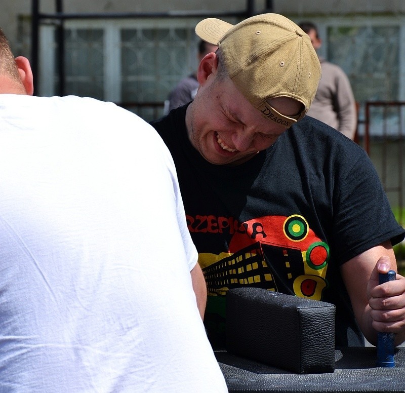 Student Arm-Wrestling podczas Bachanaliów