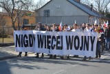 Krasnosielc. Marsz przeciw wojnie na Ukrainie zorganizowany przez młodzież z ZS im. Tadeusza Kościuszki. 21.03.2022 