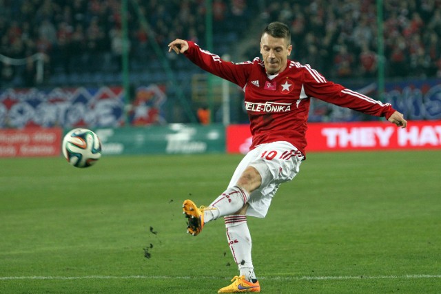 Łukasz Garguła jeszcze w poprzednim sezonie strzelał bramki dla Wisły Kraków. Teraz ma zwiększyć zainteresowanie meczami Miedzi