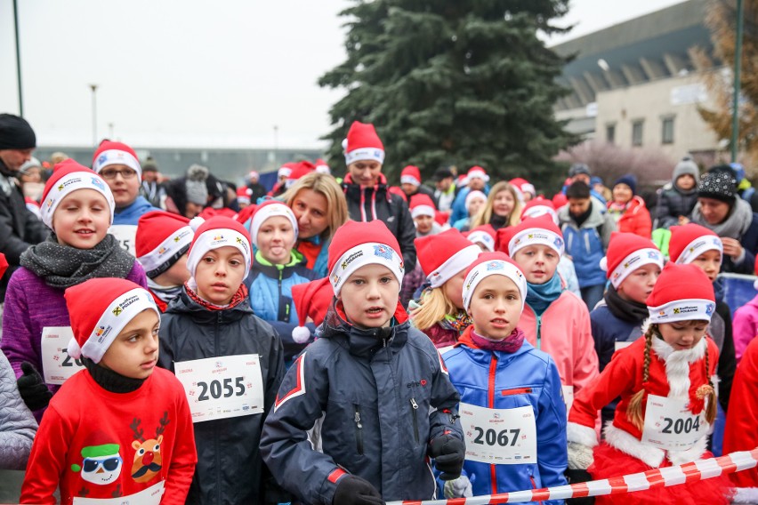 Dzieci pobiegły w Biegu Mikołajów 2017 w Krakowie