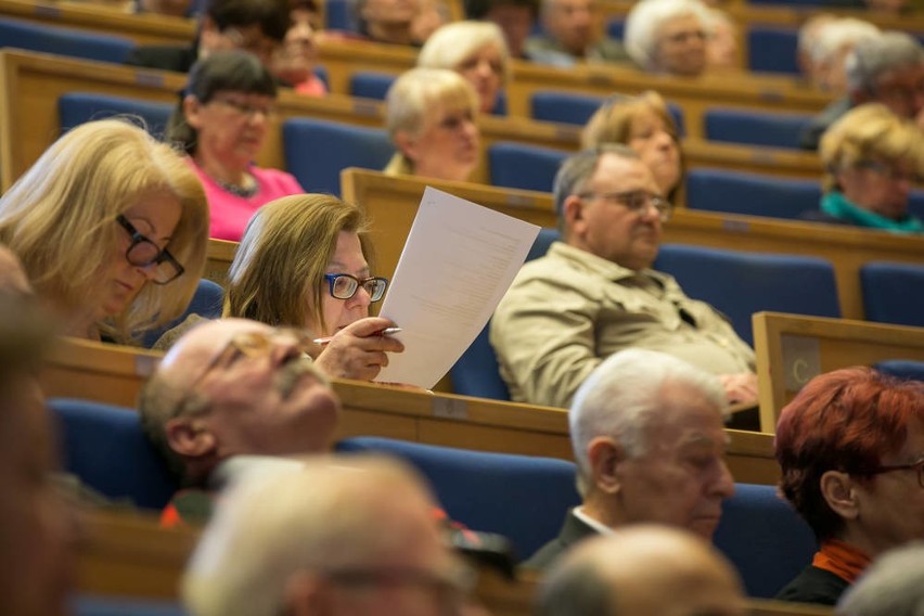 I Forum Seniora. Seniorzy zamknęli się w domach. Nie wiedzą, co tracą [ZDJĘCIA, WIDEO]