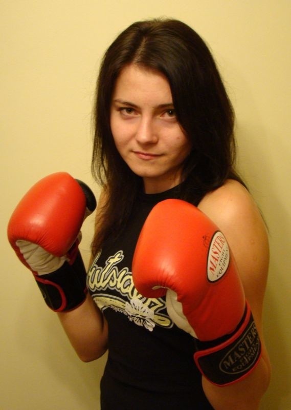Joanna Walkiewicz ze Starachowic jest czołową polską zawodniczką w kick boxingu. Kilka dni temu stoczyła walkę rankingową w Piasecznie.