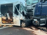 Horodnianka. Wypadek śmiertelny na DK8. Bus zderzył się z tirem. Były utrudnienia w ruchu (zdjęcia)