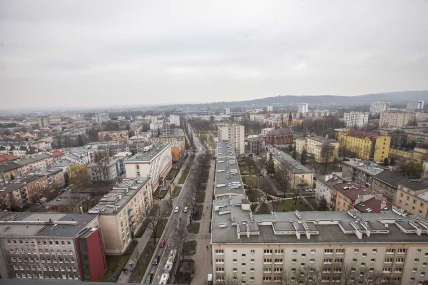 Zobacz panoramę Krakowa z budynku Biprostalu. Te zdjęcia zapierają dech w piersiach! [GALERIA]