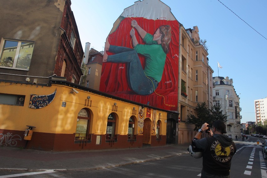 W Poznaniu nie brakuje ciekawych murali, które przykuwają...