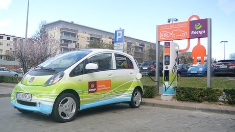 Energa - ładowanie aut elektrycznych nadal darmowe, ale z kartą zbliżeniową