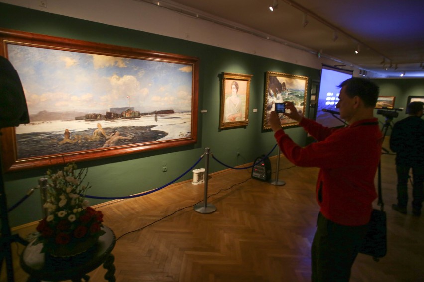 Obraz "Zaślubiny z morzem" za ponad 100 tys. zł trafił do Muzeum Morskiego w Gdańsku [WIDEO,ZDJĘCIA]