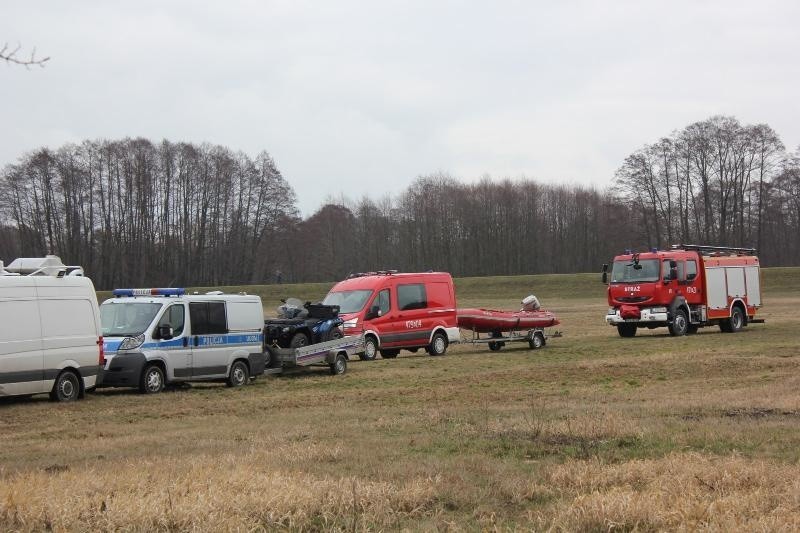 Cało znaleziono w zatopionym aucie. 66-latek został...