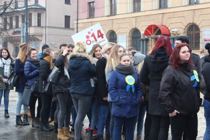 Pół tysiąca par zatańczyło poloneza w Zabrzu