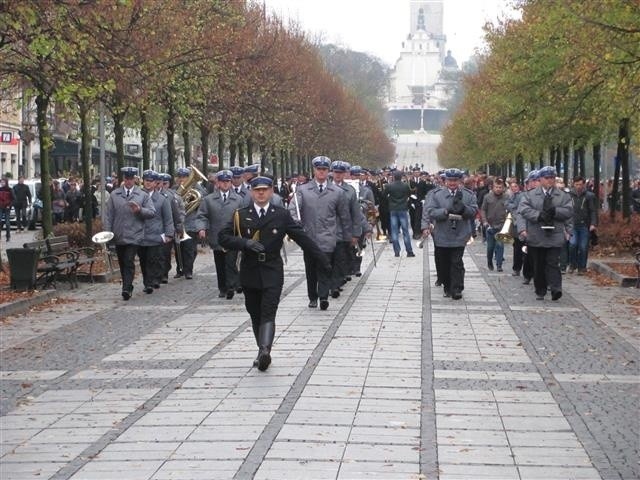 Defilada i ślubowanie strażaków w Częstochowie. Towarzyszyły...